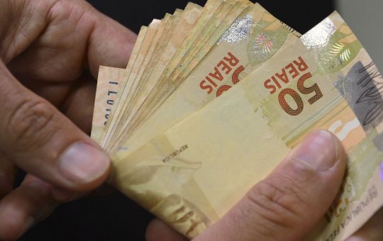 Segurados do INSS com NIS finais 4 e 9 recebem primeira parcela do 13º