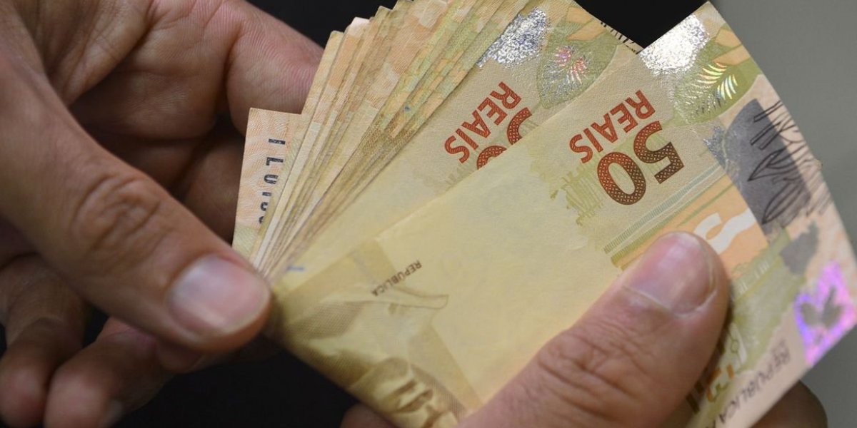 Segurados do INSS com NIS finais 4 e 9 recebem primeira parcela do 13º