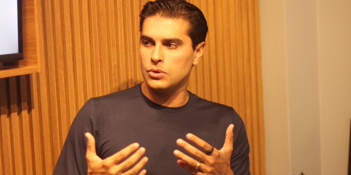 Aleluia critica falta de posição de ACM Neto e afirma: "É um anti-líder"