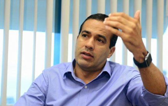 Prefeitura oferece 4% de aumento para funcionários municipais; a pedida é de 30%