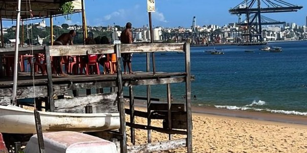 Homem é assassinado na praia do Cantagalo, em Salvador