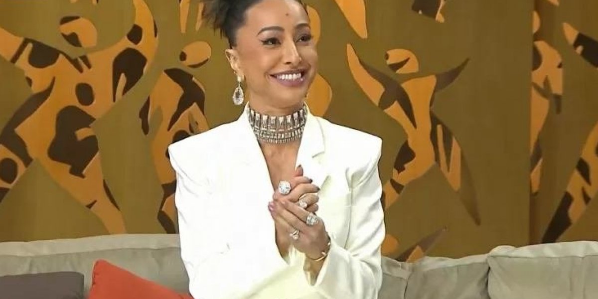 "Nem tenho periquita para isso", comenta Sabrina Sato