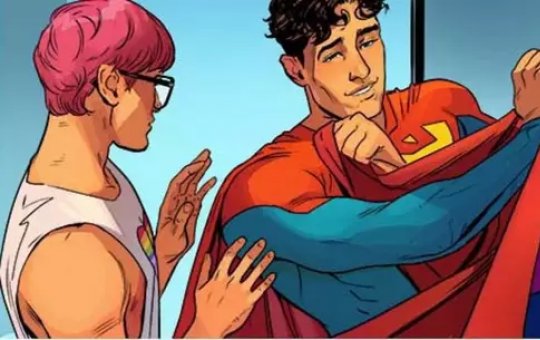 Nova capa do Super-Homem tem bandeira LGBTQIA+ estampada