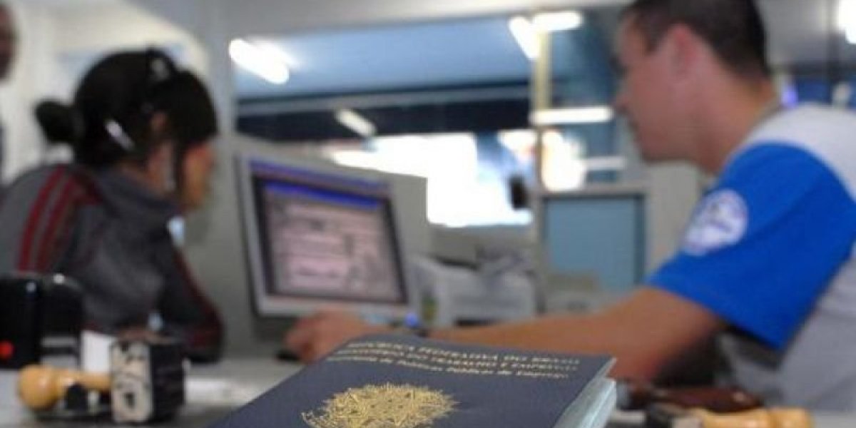 Auditores-Fiscais do Trabalho de todo o Brasil fazem entrega coletiva de cargos
