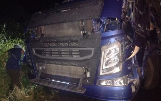 Dois motoristas morrem em acidente envolvendo caminhões no sul da BA