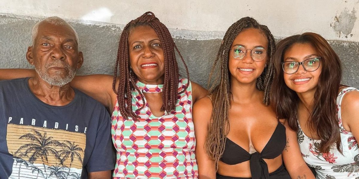 Baiana, ex-BBB Jessi visita a família em Bom Jesus da Lapa