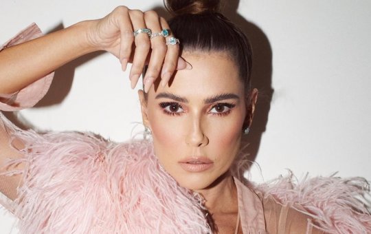 Deborah Secco revela susto que passou no Dia das Mães