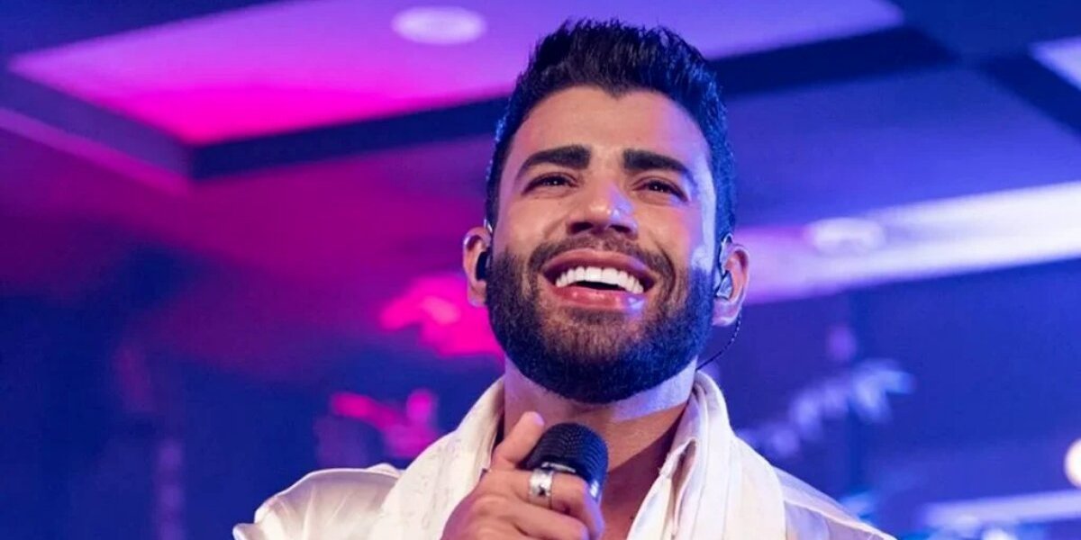 Com carro de luxo, Gusttavo Lima se assusta e reclama do preço da gasolina