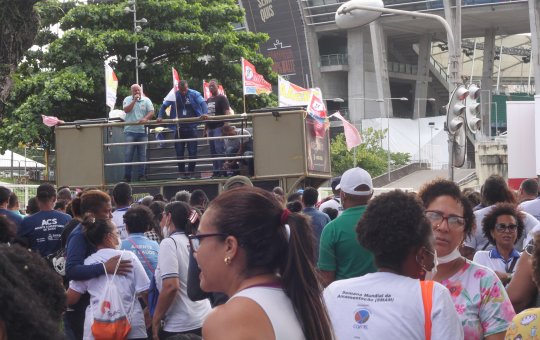 Agentes de saúde fazem protesto no Dique do Tororó e cobram reajuste salarial