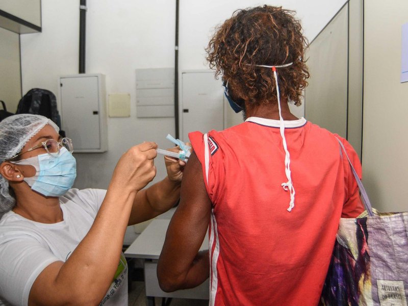 Prefeitura intensifica vacinação de população em situação de rua nesta quarta