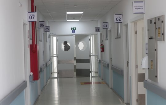 Sesab faz alerta sobre bactéria detectada em hospitais de Salvador