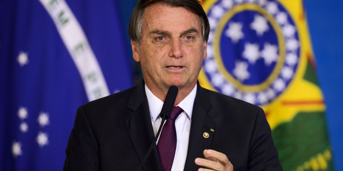 Um ano após portaria de Bolsonaro, generais ganham até R$ 350 mil a mais