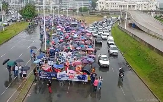 Servidores municipais protestam na região do Iguatemi nesta quarta-feira (11)