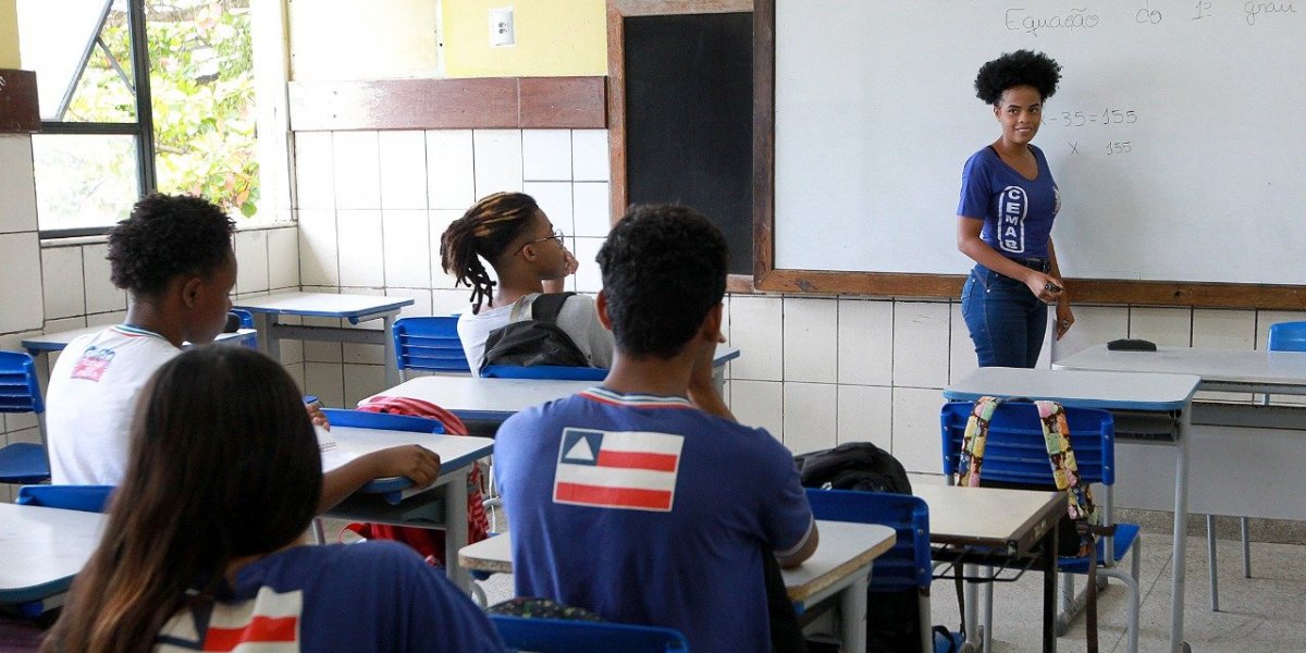 Rui Costa lança edital para 52 mil vagas de monitoria do Programa Mais Estudo