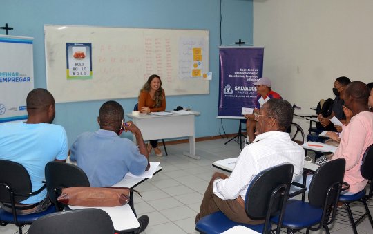 Prefeitura promove ação de letramento de jovens e adultos da Cidade Baixa