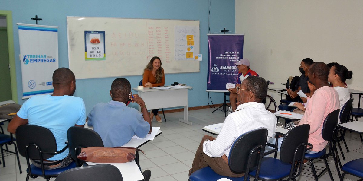 Prefeitura promove ação de letramento de jovens e adultos da Cidade Baixa