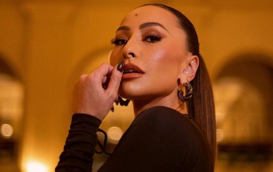 Sabrina Sato dá ‘dicas’ para superar paixão: “Cachaça e outra sentada”