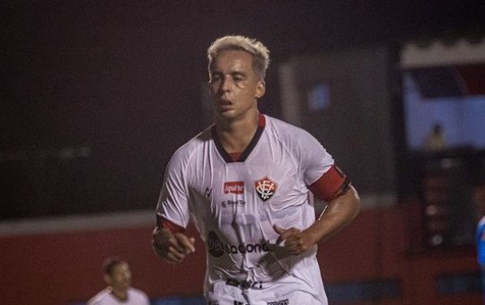 Após 12 jogos e apenas dois gols, Jadson se despede do Vitória e escreve carta