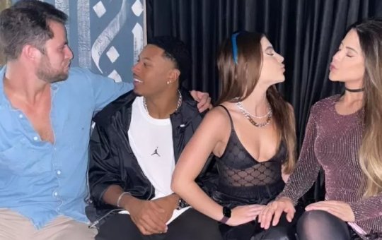 Encontro duplo de ex-BBBs: Jade, P.A, Laís e Gustavo curtem a noite juntos