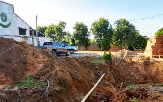 Após crianças serem soterradas em vala de Formosa do Rio Preto, obra é embargada