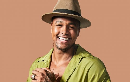 Leo Santana planeja carreira internacional com parceria latina