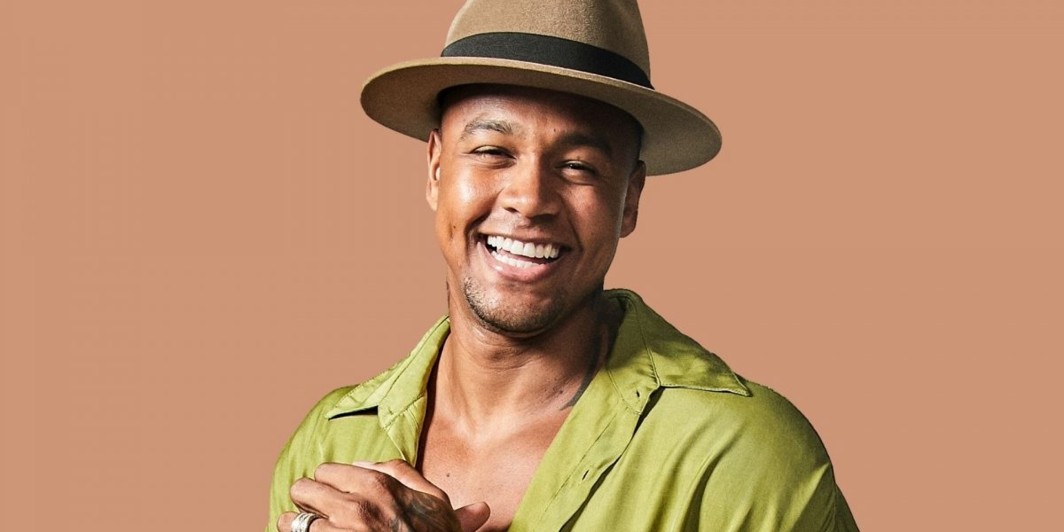 Leo Santana planeja carreira internacional com parceria latina