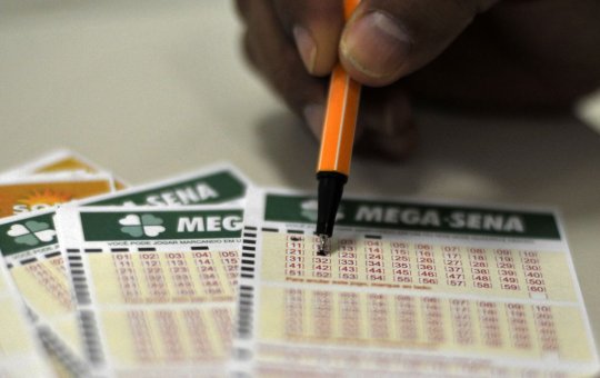 Mega-Sena acumula e deve pagar R$ 45 milhões no próximo sorteio