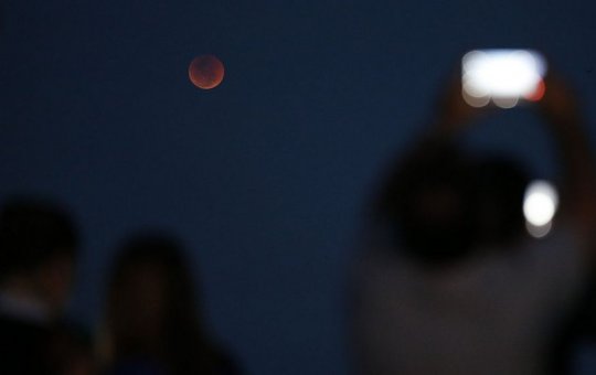 Lua de Sangue ‘triplamente especial’ poderá ser vista em todo Brasil
