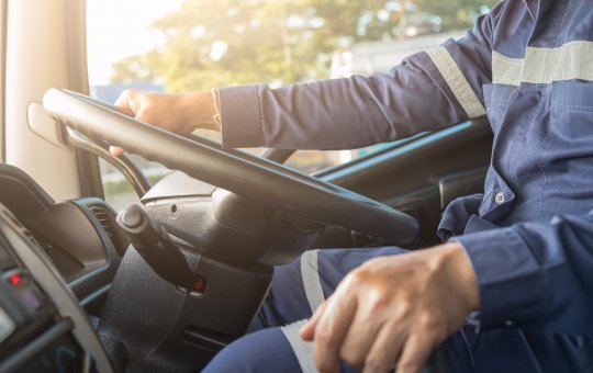 SineBahia tem 100 vagas para motorista caçambeiro em Simões Filhos