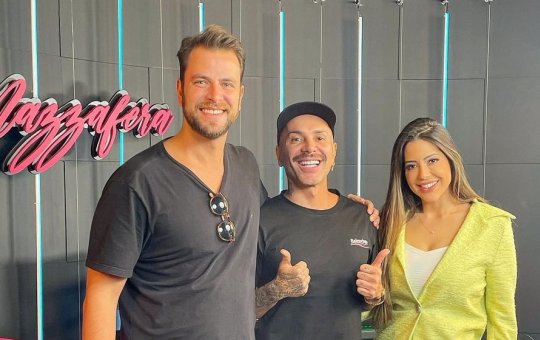 Casal de ex-BBBs revela quem convidaria para um jantar de noivado