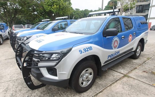 Polícia persegue bandidos em carro roubado no Horto Florestal