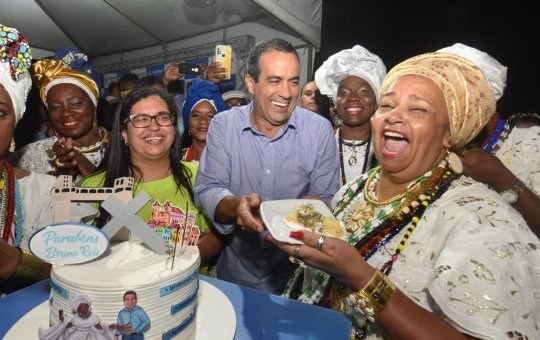 Bruno Reis entrega Memorial das Baianas de Acarajé completamente revitalizado