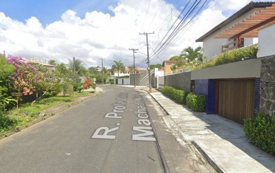 Bandidos invadem casa no Itaigara e aterrorizam os moradores