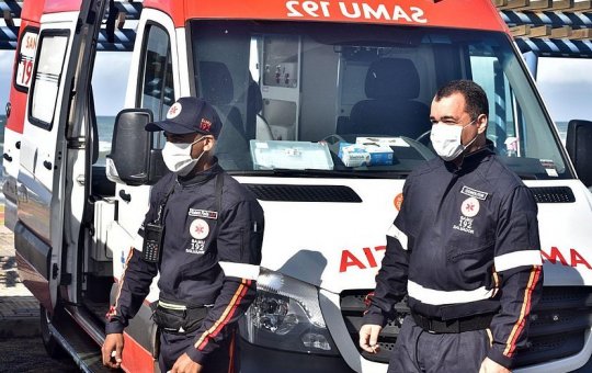 Carro em alta velocidade atropela duas mulheres na orla da Ribeira, em Salvador