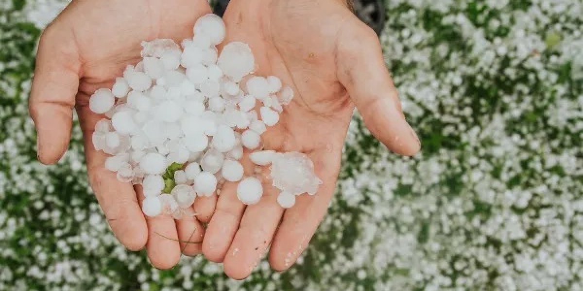 Cidade do extremo sul da Bahia registra chuva de granizo