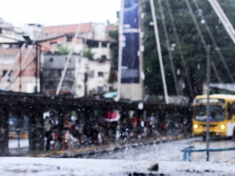 Chegada de frente fria preocupa Codesal sobre possíveis tempestades em Salvador