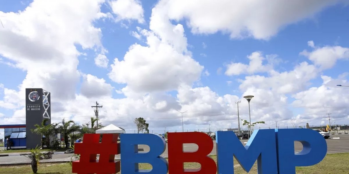 Grupo não aceita pagar intermediário em negociação com o Bahia, diz radialista