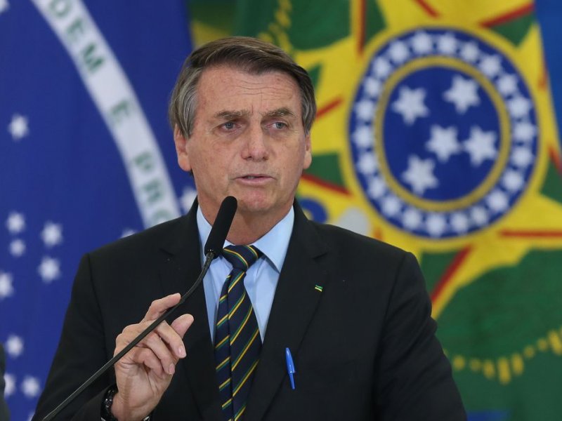Bolsonaro afirma que passou mandato se defendendo de interferência do STF