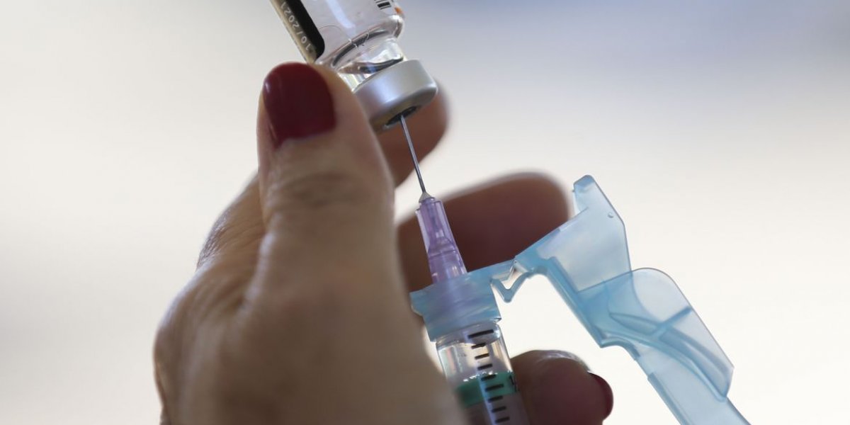 Covid-19: Fiocruz alerta para estagnação na cobertura vacinal