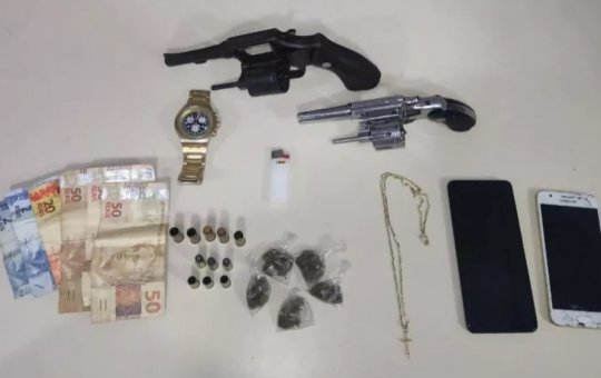 Dupla suspeita de roubo a bares e restaurantes morre em confronto com PMs