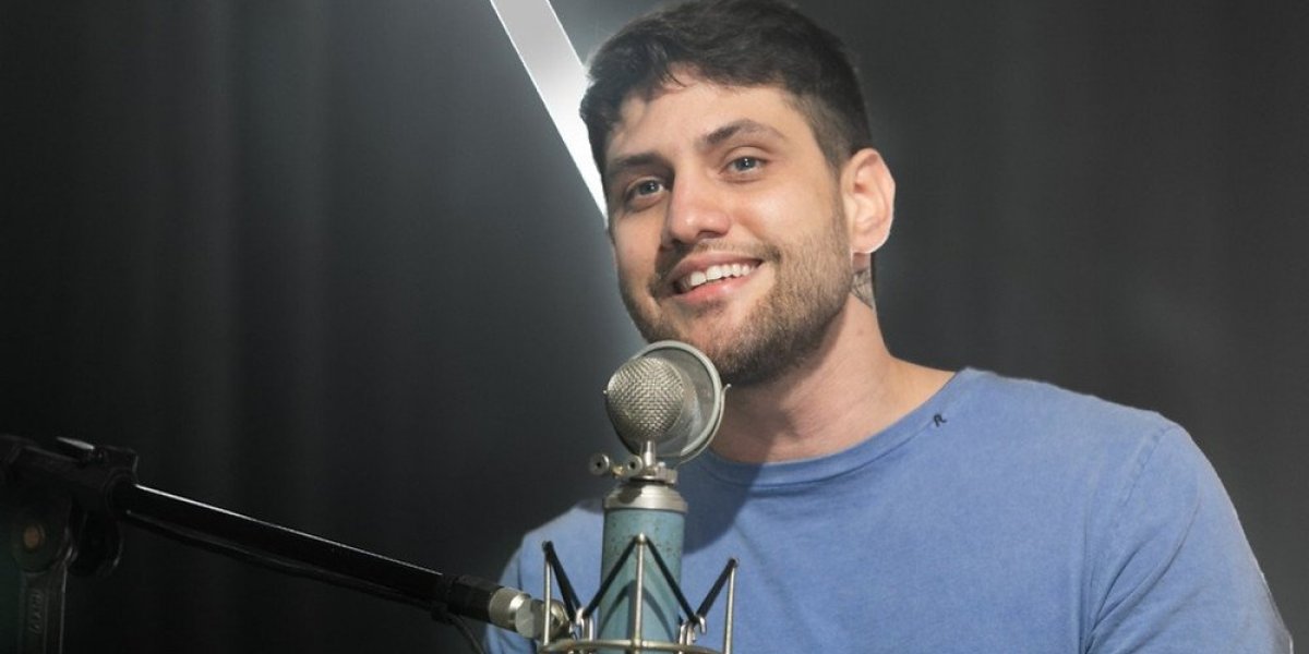 Vocalista da banda Jammil tem carro roubado ao chegar na casa de amigos