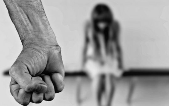 Mulher é agredida por companheiro durante discussão no Jardim Armação