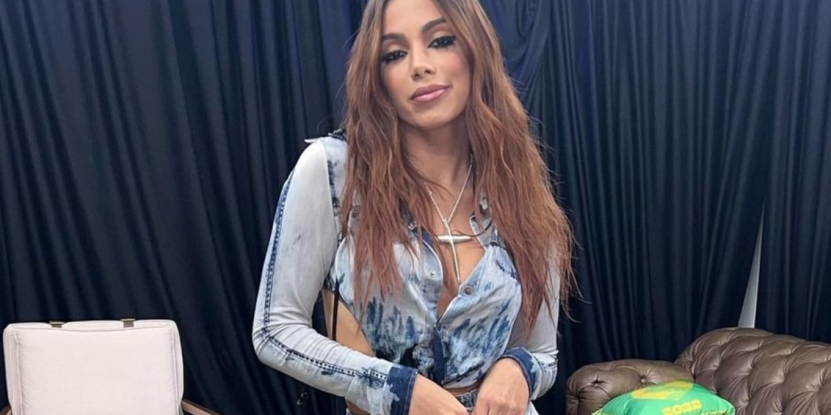 Em suas redes sociais, Anitta defende fãs e manda recado para "haters"