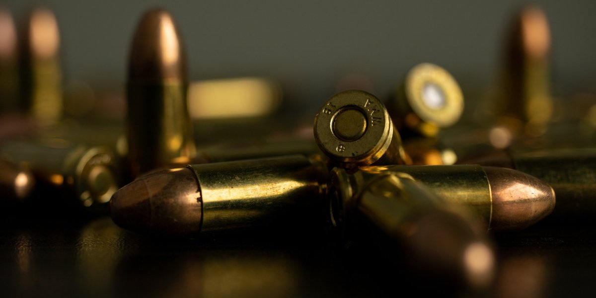 Em meio a troca de tiros, jovem e mulher são baleadas no bairro de Cajazeiras 11