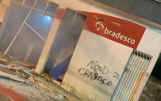 Grupo explode caixas eletrônicos em Paripiranga, no norte da Bahia