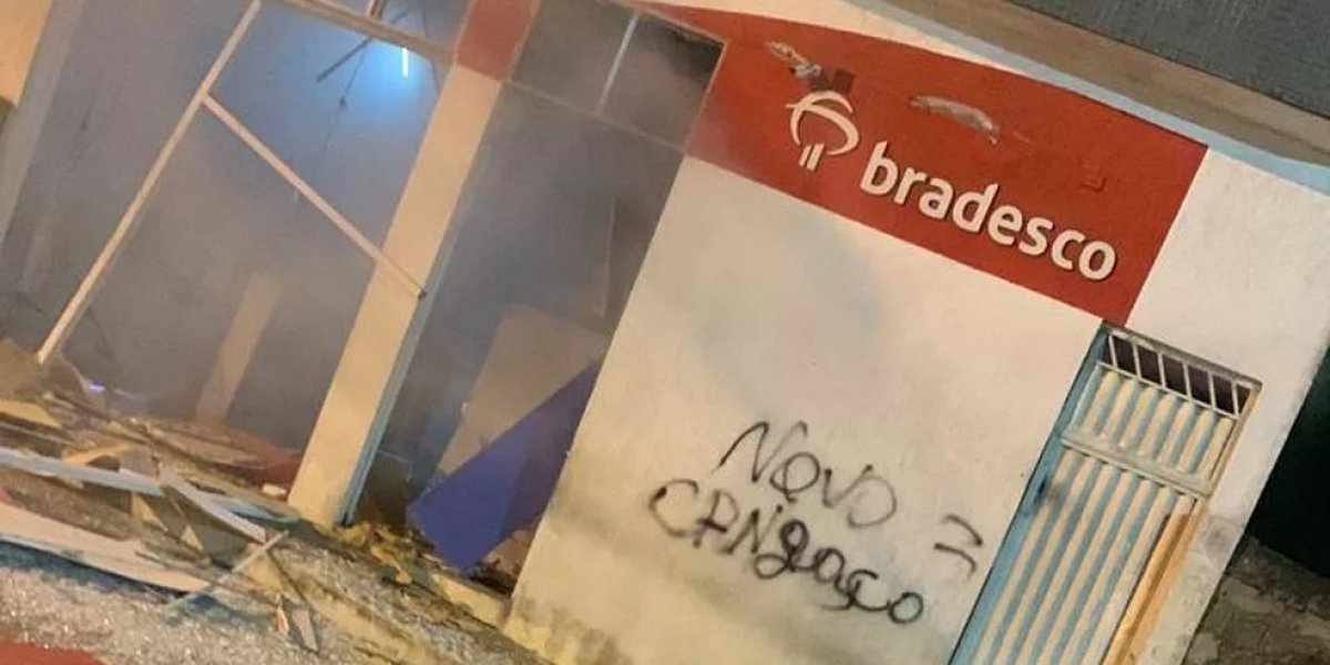 Grupo explode caixas eletrônicos em Paripiranga, no norte da Bahia