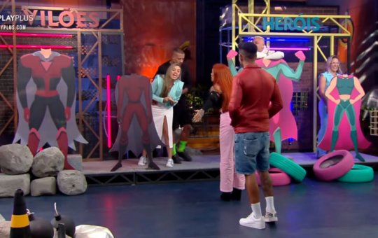 Casais quase saem na mão no Power Couple