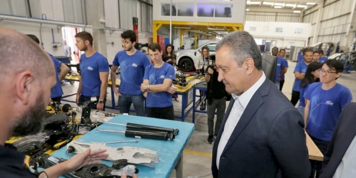 Em Camaçari, governador visita Centro de Desenvolvimento de Produtos da Ford