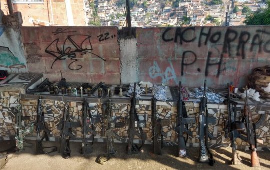 Operação policial deixa ao menos 24 mortos no Rio de Janeiro