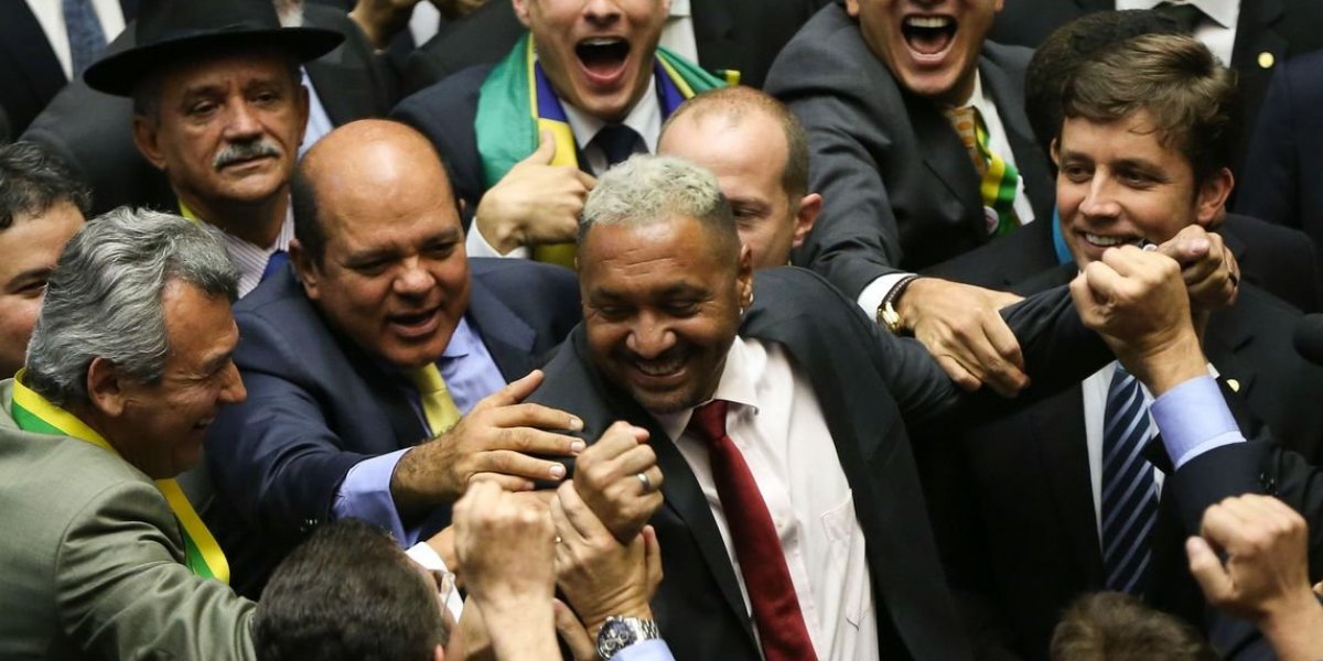 Tiririca volta a sinalizar que pode desistir de reeleição: "Eu não quero mais"